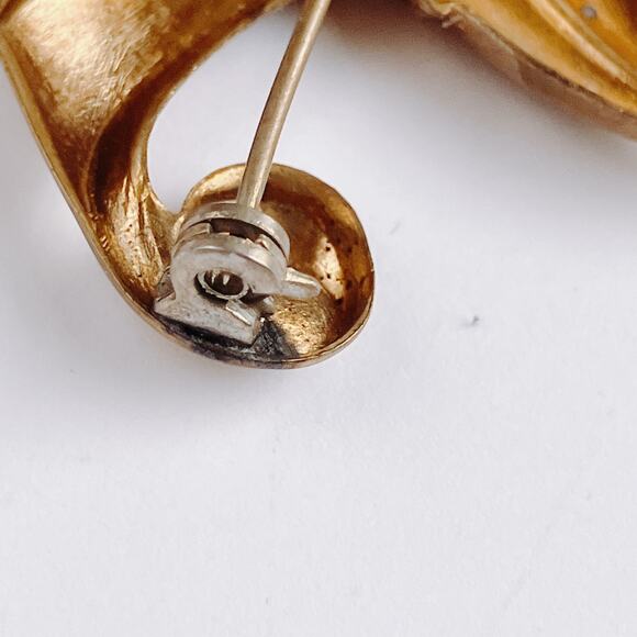 VTG 1940s Brooch Tulip Mid Century Ribbon Floral Scroll Gold Tone Pin - Picture 9 of 10